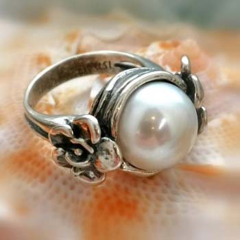 Серебряное кольцо с жемчугом 01R1457PL