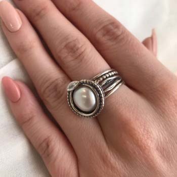Серебряное кольцо с жемчугом 01R848PL