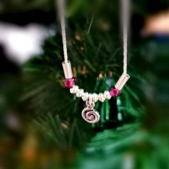 Серебряное колье с гранатом 01N623GR