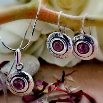 Серебряные серьги с гранатом MVE1408GR