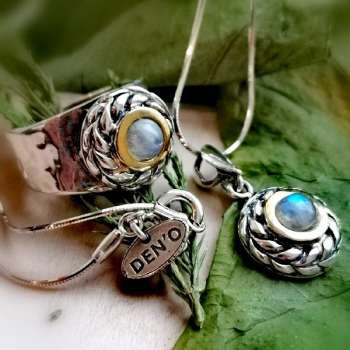Серебряное кольцо с лунным камнем и золотом MVR1652GMS