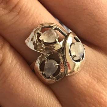 Серебряное кольцо с лунным камнем MVR1629MS
