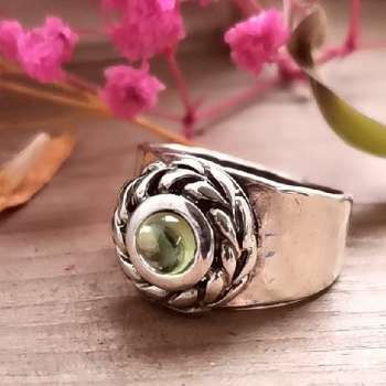 Серебряное кольцо с перидотом MVR1652PR