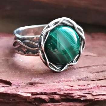 Серебряное кольцо с малахитом 01R2771ML