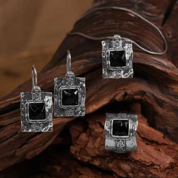 Серебряное колье с ониксом 01N696ON