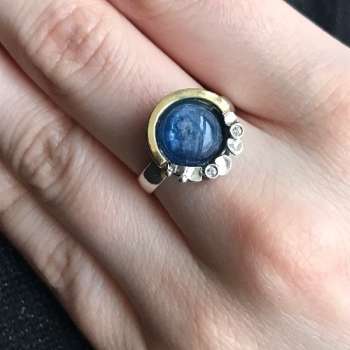 Серебряное кольцо с кианитом, куб.цирконом и золотом MVR1536GKT
