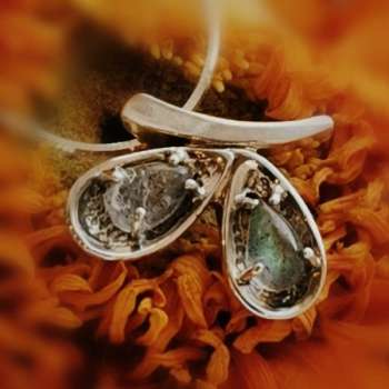 Серебряное колье с лунным камнем MVN1627MS