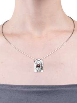 Серебряное колье с гранатом 01N132GR