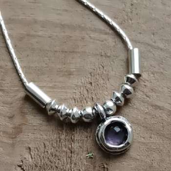 Серебряное колье с аметистом 01N852AM