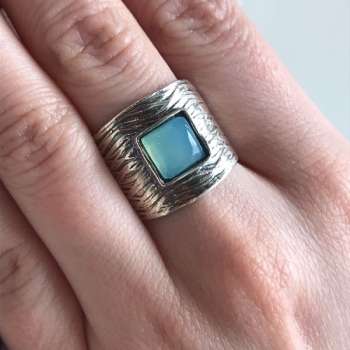 Серебряное кольцо с халцедоном 01R2557HL