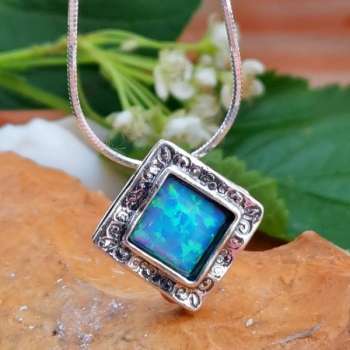 Серебряное колье с опалом иск. 01N712OP
