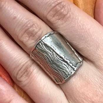Серебряное кольцо 01R2811