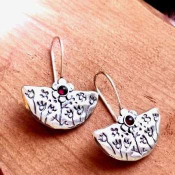 Серебряные серьги с гранатом 01E3457GR