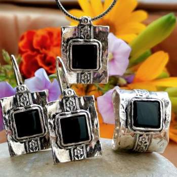 Серебряное кольцо с ониксом 01R438/1ON