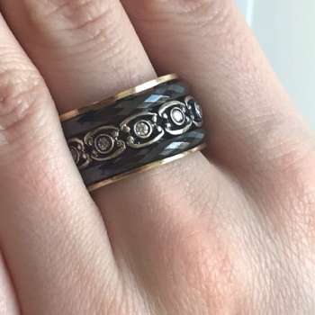Серебряное кольцо с керамикой, куб.цирконом и золотом SNR3325BCZ