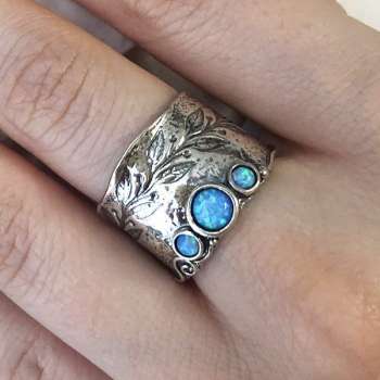 Серебряное кольцо с опалом иск. 01R1231OP