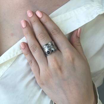 Серебряное кольцо с гранатом 01R1231GR