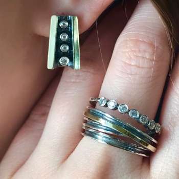 Серебряное кольцо с куб.цирконом и золотом MVR1289GCZ