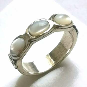 Серебряное кольцо с перламутром 01R2770PL
