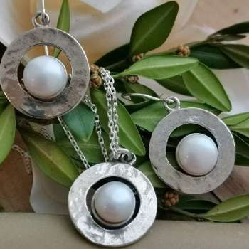 Серебряное колье с жемчугом 01N2651PL