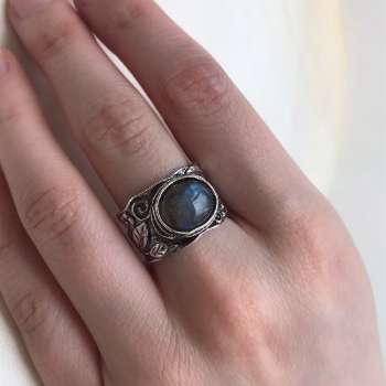 Серебряное кольцо с лабрадором 01R1222LB