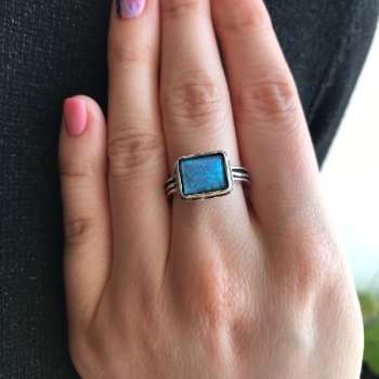 Серебряное кольцо с опалом иск. 01R494OP