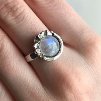 Серебряное кольцо с лунным камнем и куб.цирконом MVR1536MS