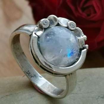 Серебряное кольцо с лунным камнем и куб.цирконом MVR1536MS