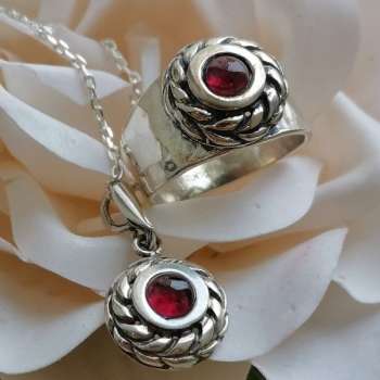Серебряное колье с гранатом MVN1652/1GR