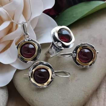 Серебряное кольцо с гранатом, куб.цирконом и золотом MVR1312GGR