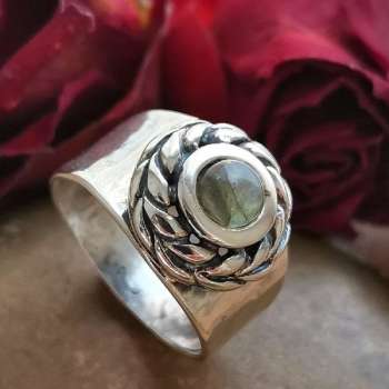 Серебряное кольцо с лабрадором MVR1652LB