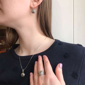Серебряное кольцо с лабрадором MVR1652LB