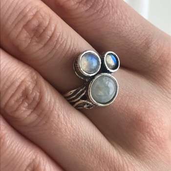 Серебряное кольцо с лунным камнем 01R1886MS