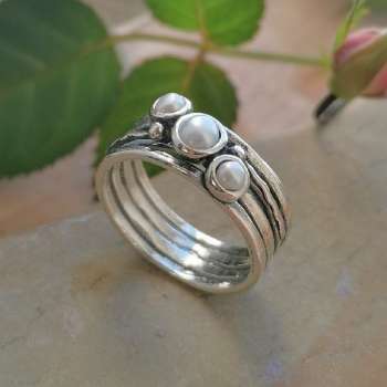 Серебряное кольцо с жемчугом 01R592PL