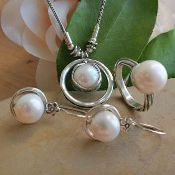 Серебряное кольцо с жемчугом 01R1622PL