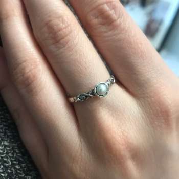 Серебряное кольцо с жемчугом 01R778PL
