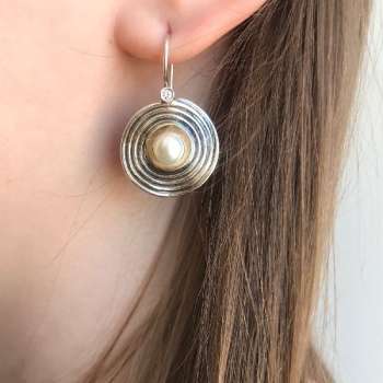 Серебряные серьги с жемчугом, куб.цирконом и золотом MVE1343/1GPL