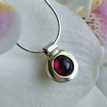 Серебряное колье с гранатом и золотом MVN1576GGR