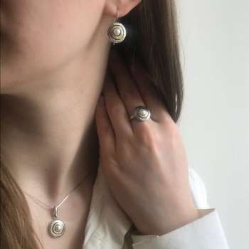 Серебряное колье с жемчугом и золотом MVN1408GPL