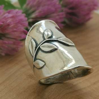 Серебряное кольцо 01R1026