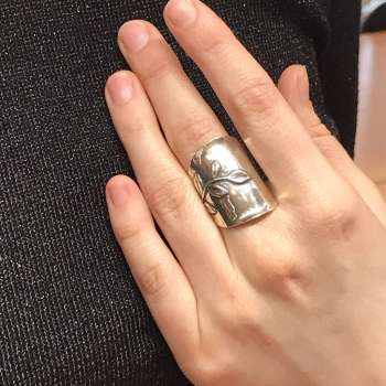 Серебряное кольцо 01R1026