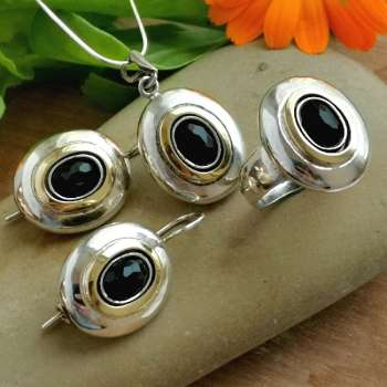 Серебряное колье с ониксом и золотом MVN1731GON