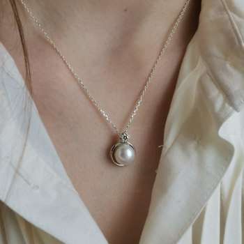 Серебряное колье с жемчугом 01N858PL
