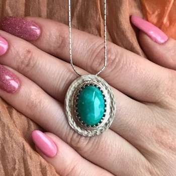 Серебряное колье с жадеитом ITN924JD