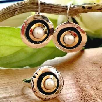 Серебряное кольцо с жемчугом и золотом MVR1187GPL