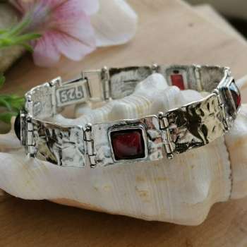 Серебряный браслет с гранатом 01B801GR