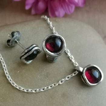 Серебряные серьги с гранатом DE003GR