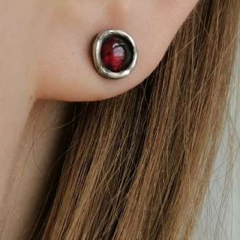 Серебряные серьги с гранатом DE003GR