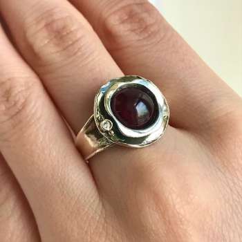 Серебряное кольцо с гранатом и куб.цирконом MVR1312GR