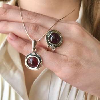 Серебряное кольцо с гранатом и куб.цирконом MVR1312GR